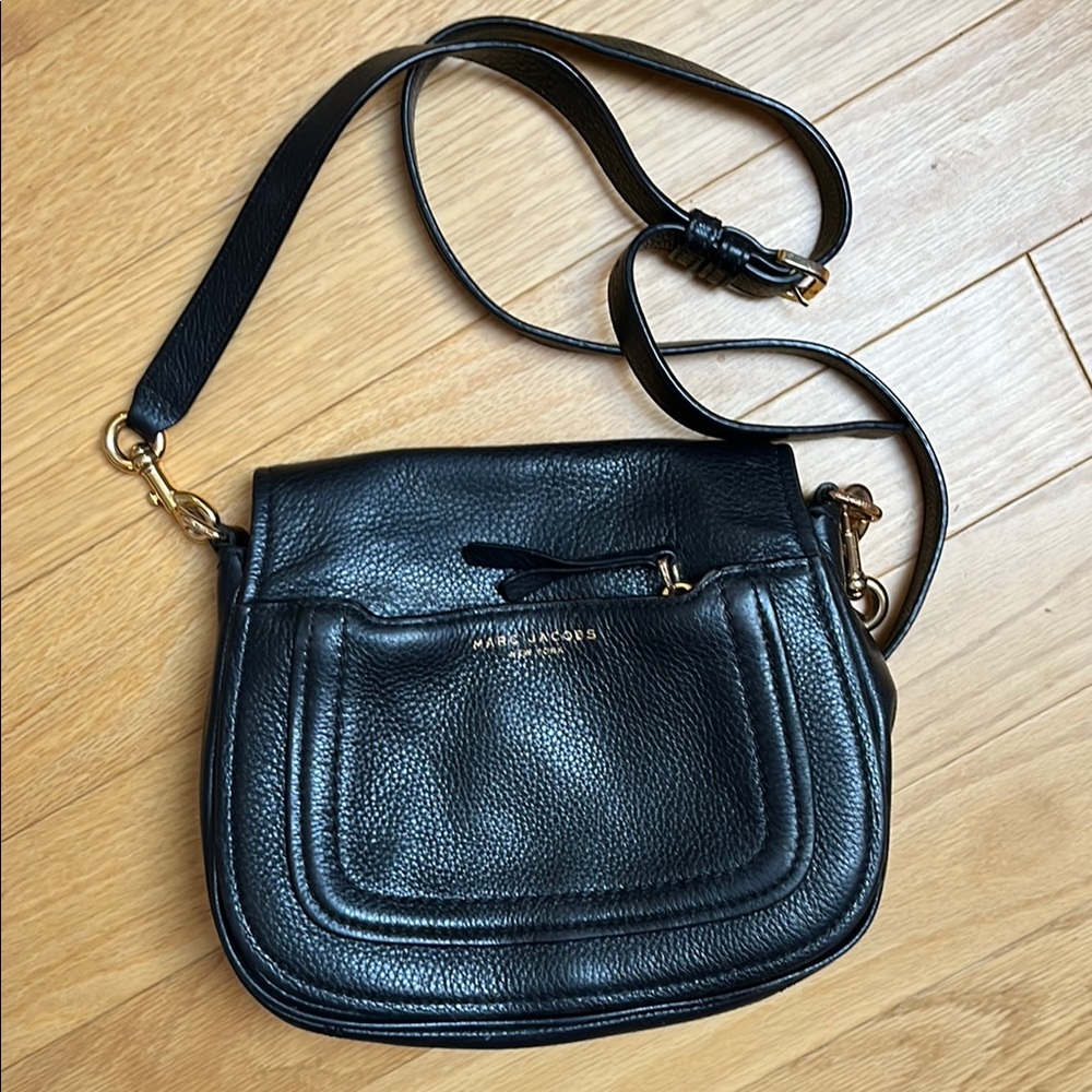 Marc Jacobs Black Leather Crossbody Saddle Bag with Gold Hardware